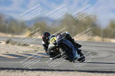 media/Dec-07-2025-CVMA (Sun) [[3e7d2de5dc]]/Race 12- Formula 40 MW and LW/